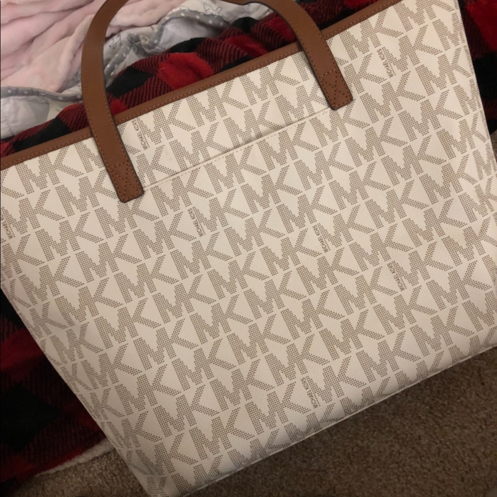 Michael Kors Tote purse - Picture 6 of 6
